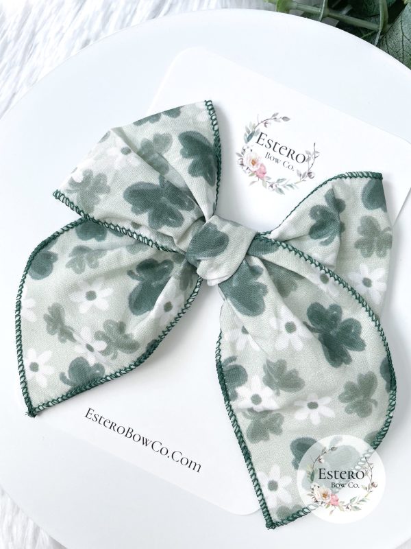 The Shamrock Fable Bow - Image 2