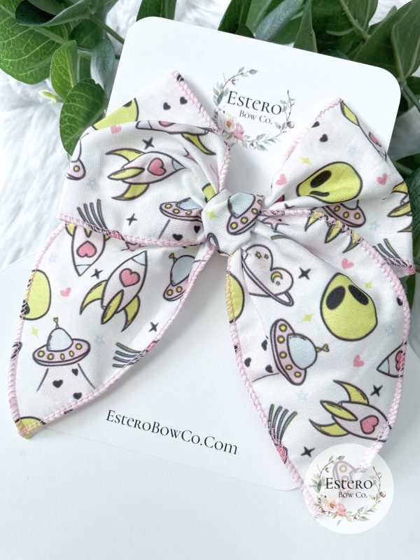 The Out Of This World Fable Bow