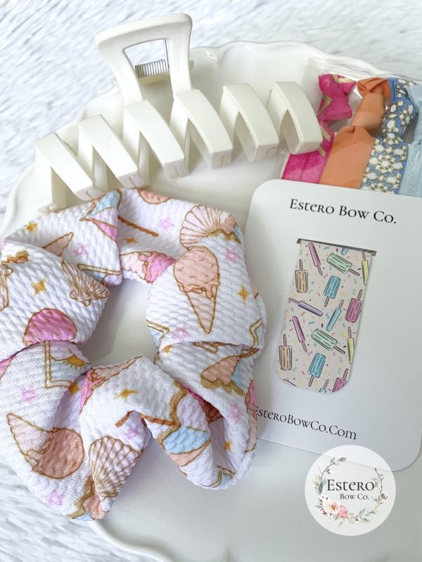 The Summer Vibes Gift Set: Scrunchie, Hair Claw, Magnetic Bookmark and Hair Ties - Image 2