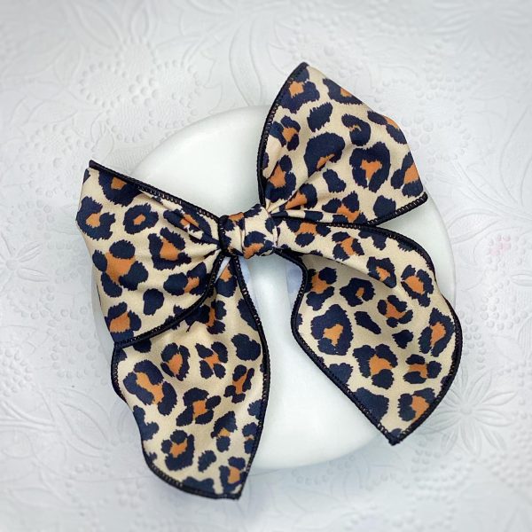 4.5" Classic Leopard Print Fable Bow